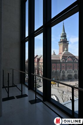 A felújított Szabadkai Népszínház képekben