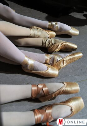 Az újvidéki balettiskola 75 éves fennállásáról szóló monográfia promóciója