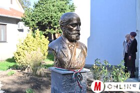 Jókai Mór szobra Pancsova