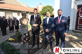 Jókai Mór szobra Pancsova