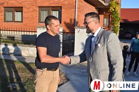 Gomboson és Doroszlón kampányolt a Vajdasági Magyar Szövetség