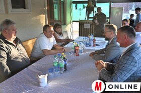 Gomboson és Doroszlón kampányolt a Vajdasági Magyar Szövetség