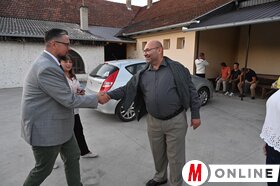 Gomboson és Doroszlón kampányolt a Vajdasági Magyar Szövetség