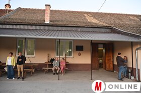 Gomboson és Doroszlón kampányolt a Vajdasági Magyar Szövetség
