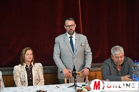 Gomboson és Doroszlón kampányolt a Vajdasági Magyar Szövetség