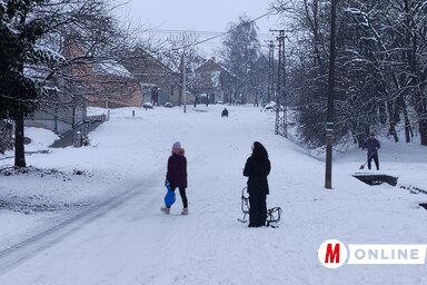 Kishegyes is fehérbe öltözött