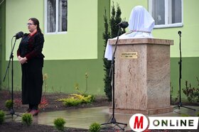 Kosztolányi Dezső mellszobrának felavatása Ludason