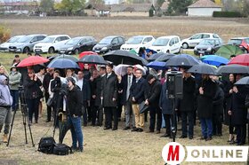 Kosztolányi Dezső mellszobrának felavatása Ludason