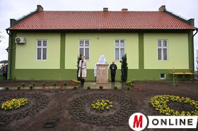 Kosztolányi Dezső mellszobrának felavatása Ludason