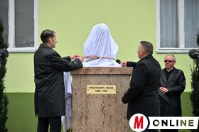 Kosztolányi Dezső mellszobrának felavatása Ludason