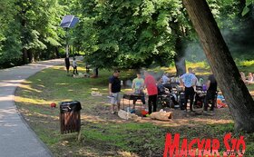 Majális az újvidéki Kamenicai parkban