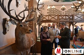 Maja Gojković és dr. Juhász Bálint látogatása a Vajdasági Vadászszövetség múzeumában Újvidéken