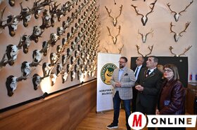 Maja Gojković és dr. Juhász Bálint látogatása a Vajdasági Vadászszövetség múzeumában Újvidéken
