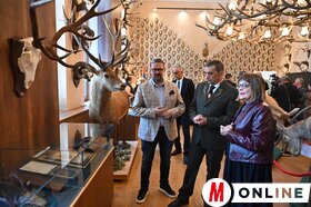 Maja Gojković és dr. Juhász Bálint látogatása a Vajdasági Vadászszövetség múzeumában Újvidéken