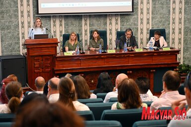 Szálláshelyek színvonalának fejlesztése Vajdaságban konferencia és kerekasztal-beszélgetés Palicson