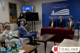 Szerződésaláírás a tanügyi dolgozók magyar nyelven történő pszichológiai pályaalkalmassági vizsgálatára