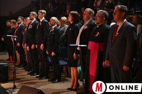 Zengjétek meg a jövőt! 