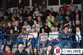 Zengjétek meg a jövőt! 