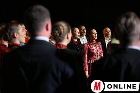 Zengjétek meg a jövőt! 