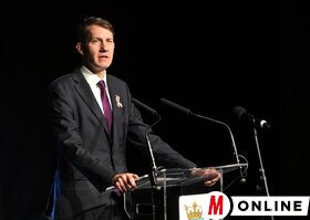 Zengjétek meg a jövőt! 