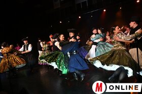 Zengjétek meg a jövőt! 