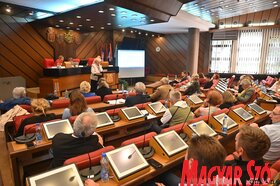 A médiatörvények újvidéki nyilvános közvitája