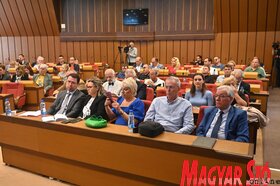 A médiatörvények újvidéki nyilvános közvitája