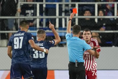A pillanat, amikor Ntoit kiállították (Fotó: Beta/AP)