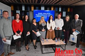 Ünnepi fogadás és panelvita Petrőcön