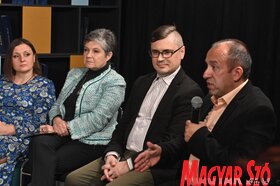 Ünnepi fogadás és panelvita Petrőcön