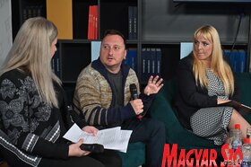 Ünnepi fogadás és panelvita Petrőcön