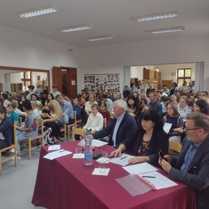 A zsűri asztala egy korábbi verseny alkalmával