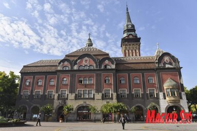 Az új városháza dr. Bíró Károly polgármesterségének tizedik évfordulóján, 1912-ben készült el (Molnár Edvárd felvétele)