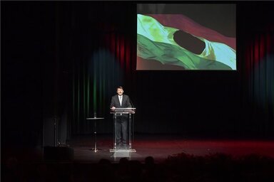 Áder János korábbi köztársasági elnök beszédet mond a XII. kerületi önkormányzat ünnepi megemlékezésén az 1956-os forradalom és szabadságharc 67. évfordulóján, fotó: MTI