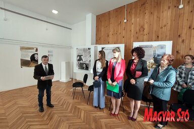 Nyelvészeti kiállítás a könyvtár kiállítótermében (Fotó: Csincsik Zsolt)