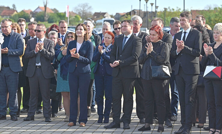 Jelenleg a szenttamási, az óbecsei és az újvidéki ártatlan áldozatok emlékhelyeinek megvalósítását szorgalmazza a Vajdasági Magyar Szövetség (Ótos András felvétele)