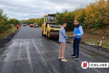 Vladimir Marković és dr. Vuk Radojević az Óbecse és Bácsföldvár közötti útszakasz felújítási munkálatainak helyszínére látogattak (Kancsár Izabella)
