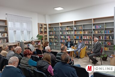 A honismereti szemle bemutatója a könyvtárban (Kazinczy Paszterkó Diana)