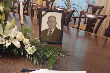 A Vajdasági Magyar Szövetség Facebook-oldala