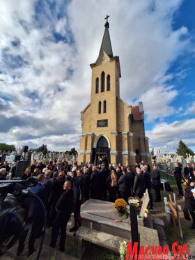 Örök nyugalomra helyezték Pásztor Istvánt 