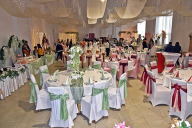 Itt mindent megtalálhatott az ifjú pár, ami egy esküvő elengedhetetlen kelléke (Gergely Árpád felvétele)