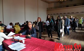 Aláírásgyűjtés az újvidéki Petőfi Sándor MMK-ban