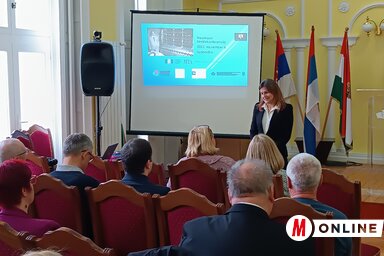 Dr. Laufer Edit üdvözölte a jelenlévőket, fotó: Dér Dianna