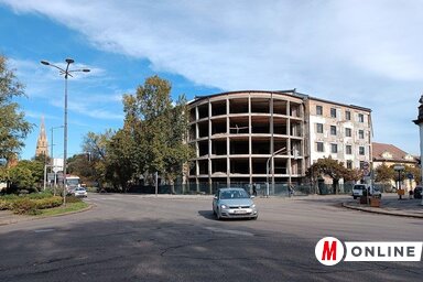 Az egykori hotel napjainkban. A leszerződött cégnek 480 nap áll rendelkezésére befejezni a korábban megkezdett munkát (Fotó: Kazinczy Paszterkó Diana)