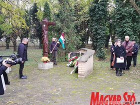 Az 1944-ben kivégzett ártatlan magyar áldozatokra emlékeztek Topolyán