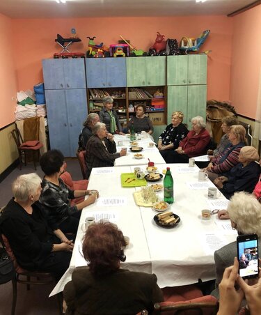 Az első teadélutánon (Topolyai Caritas Ház) Az első teadélutánon (Topolyai Caritas Ház)