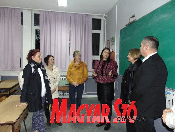 A VMSZ képviselői megtekintették a Moša Pijade Általános Iskolát (Vidács Hajnalka felvétele)