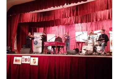 A CimbaliBand Cseszák Zsomborral kiegészülve (Fotó: Kancsár Izabella)