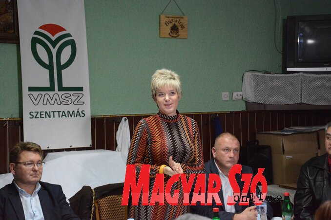 Kovács Elvira felszólalásában külön kitért a tartományi és köztársasági magyar érdekképviselet fontosságára (Fotó: Paraczky László felvétele)