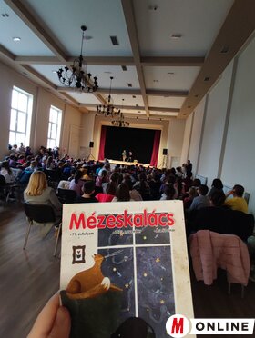 A Petőfi Sándor MMK-ba látogatott a Mézeskalács csapata